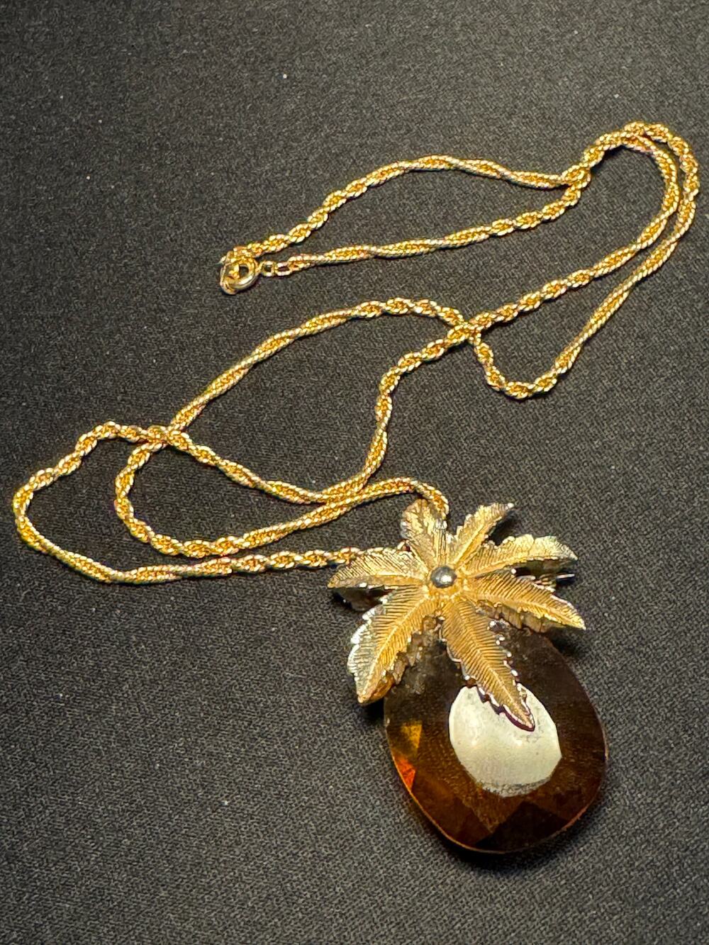 1970's Sarah Coventry Autumn Haze Pineapple Necklace Gold Tone 20in